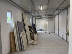 Vitrina Stradala langa Auchan Vitan colt 2 intrari